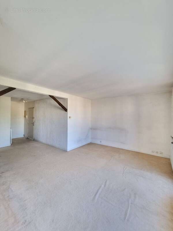 Appartement à MONTIGNY-LE-BRETONNEUX