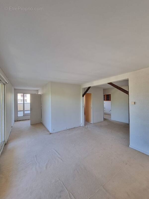 Appartement à MONTIGNY-LE-BRETONNEUX