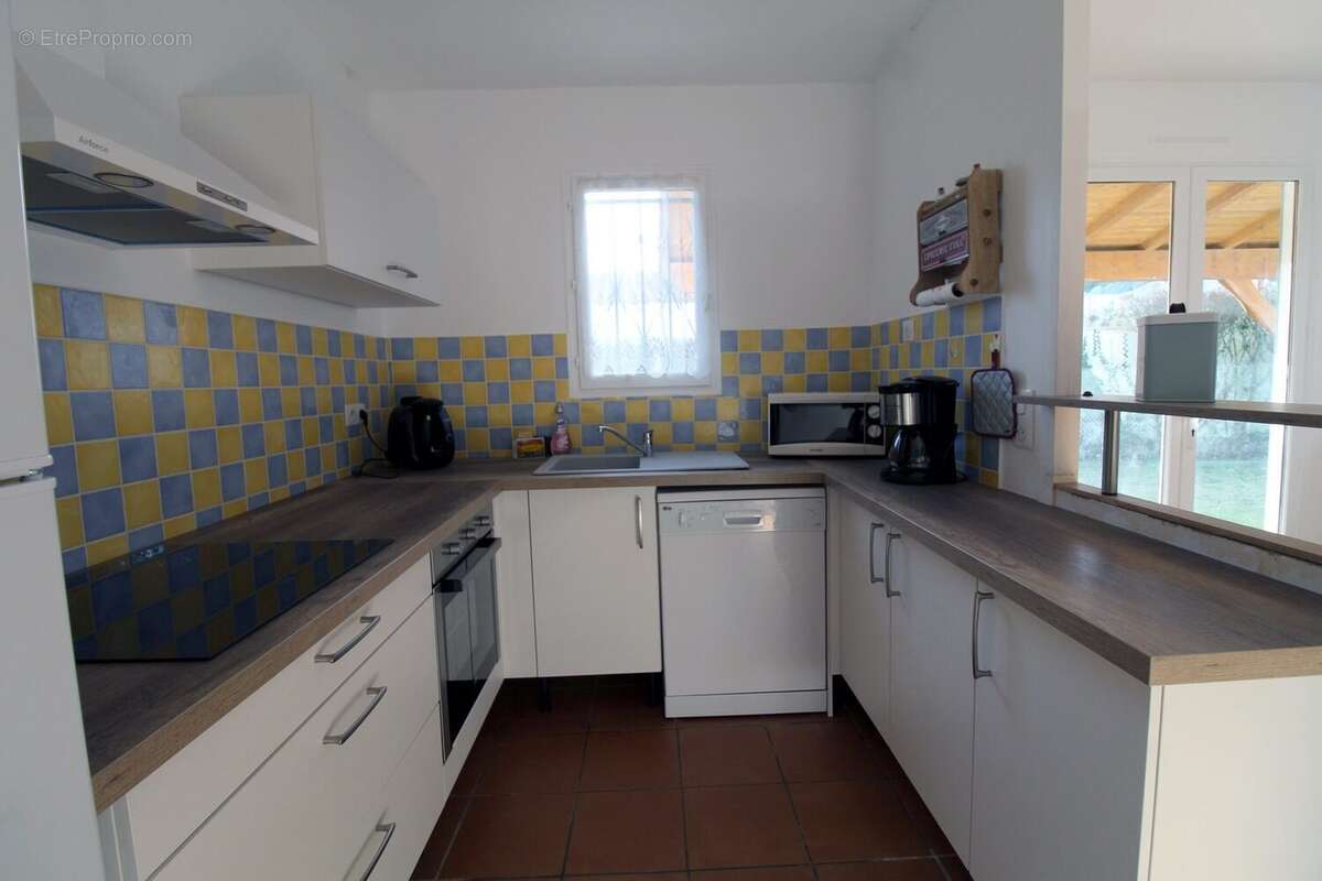 Cuisine - Maison à SAINT-PALAIS-SUR-MER