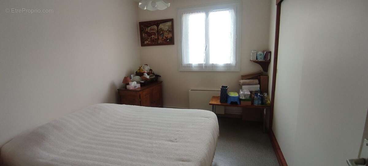 CHAMBRE 2 - Maison à TOURS