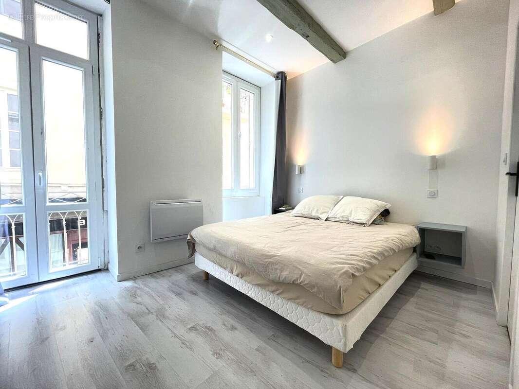 Chambre - appartement T2 centre ville Nîmes - Appartement à NIMES