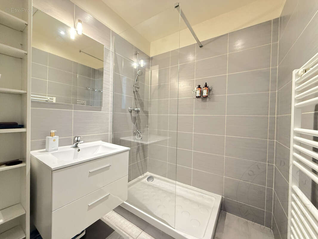 Appartement à SAINT-GENIS-LAVAL