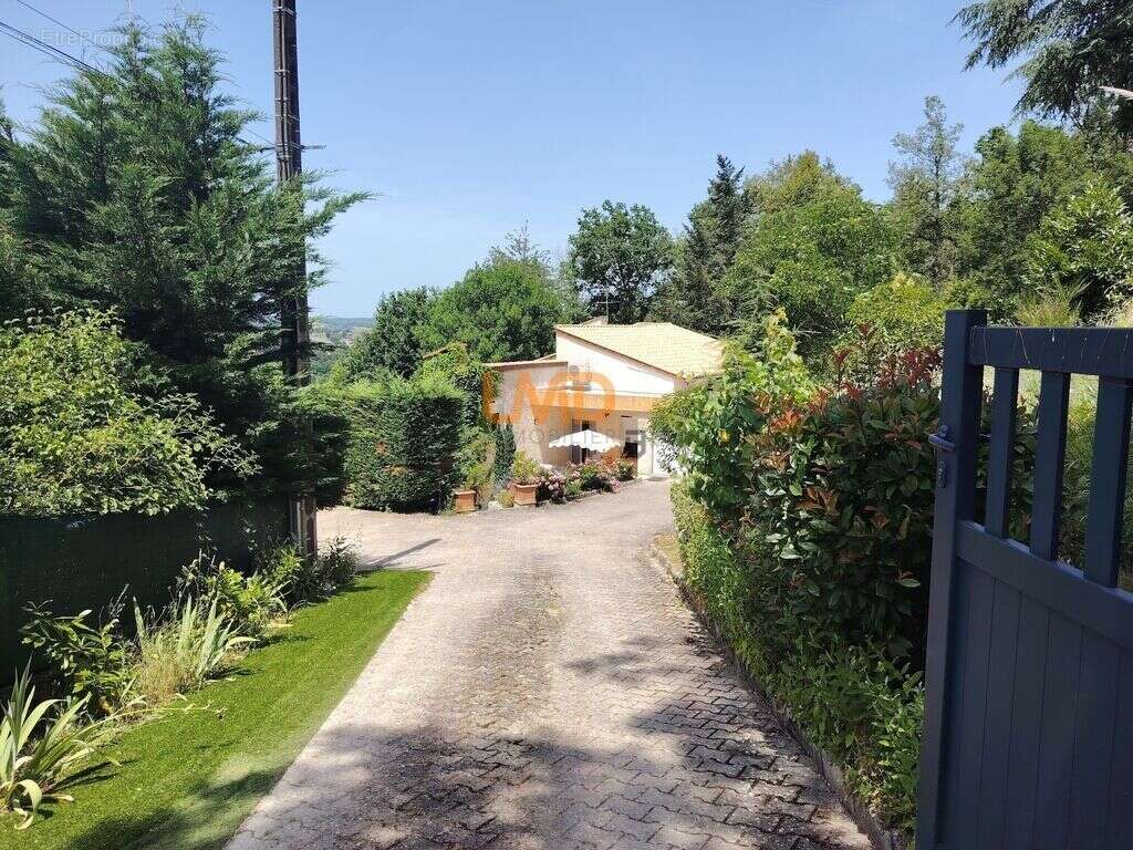 Maison à VILLEFRANCHE-DE-ROUERGUE