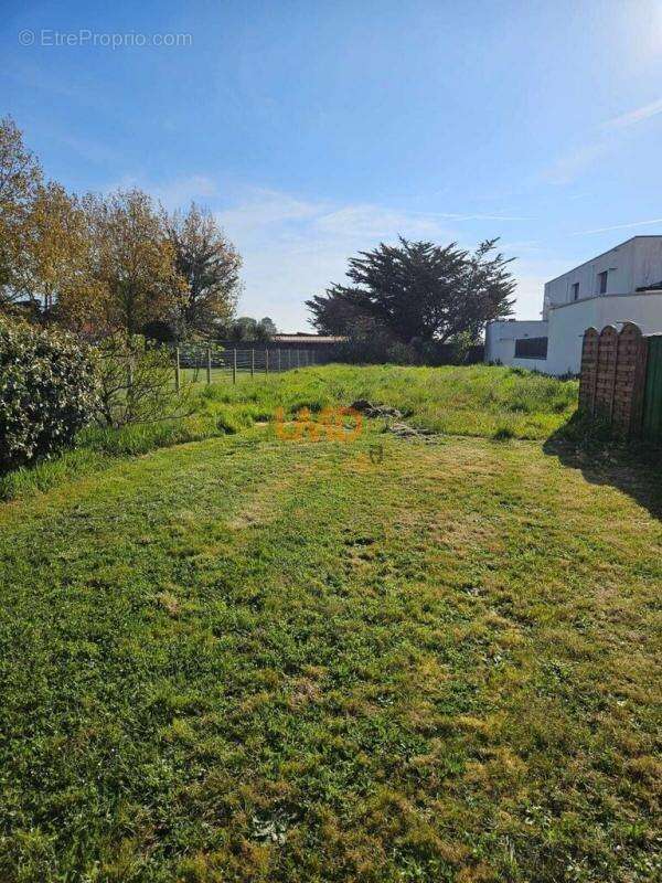 Terrain à LA PLAINE-SUR-MER