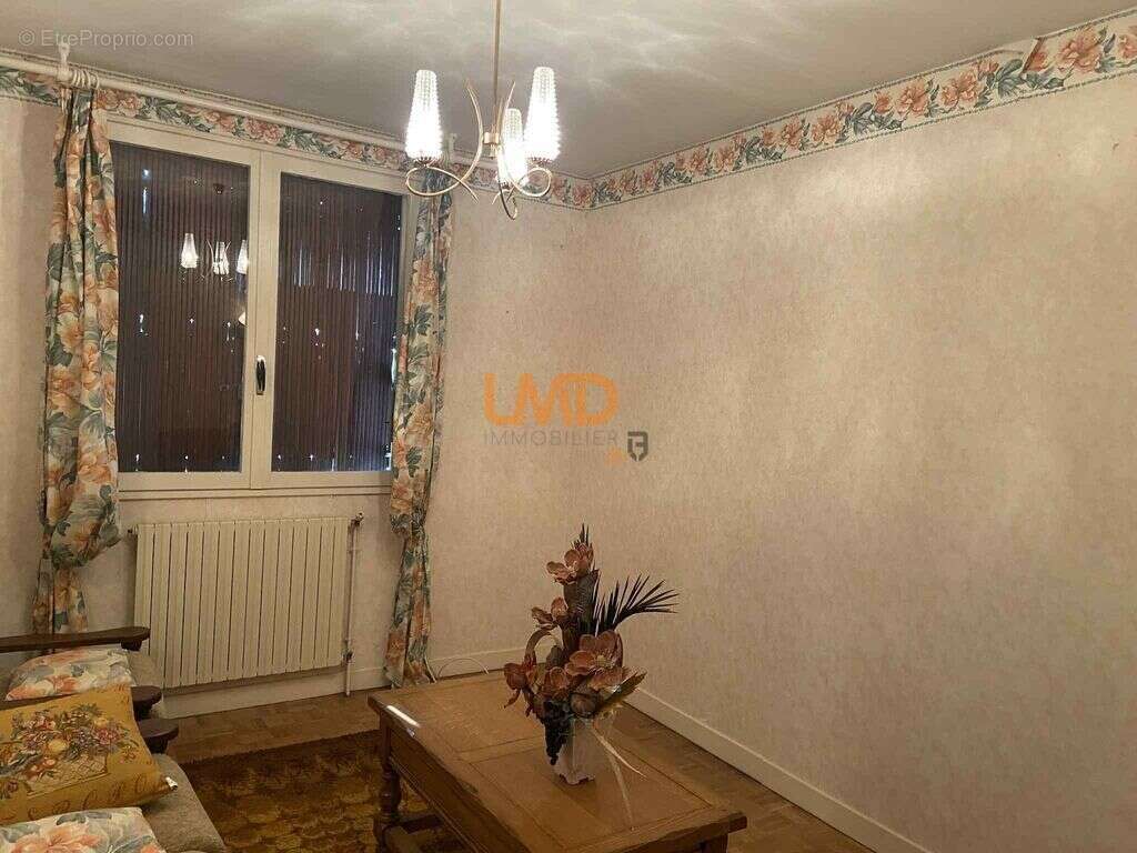 Maison à DECAZEVILLE