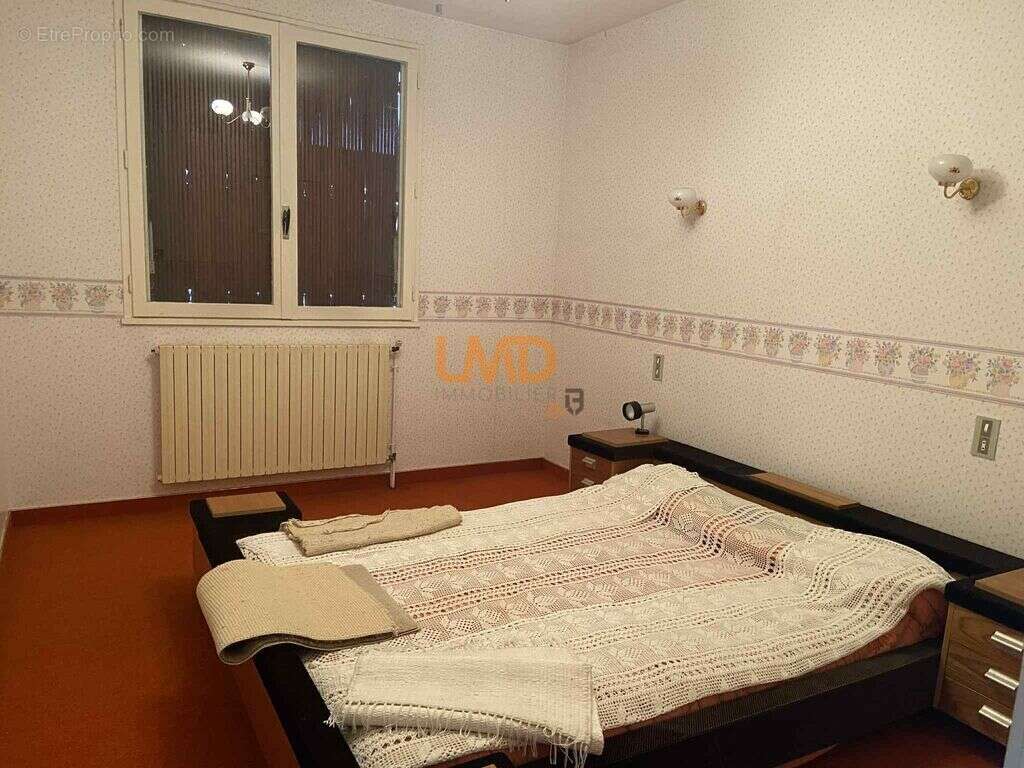 Maison à DECAZEVILLE