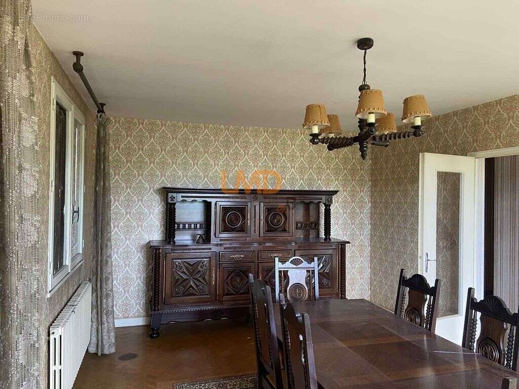 Maison à DECAZEVILLE