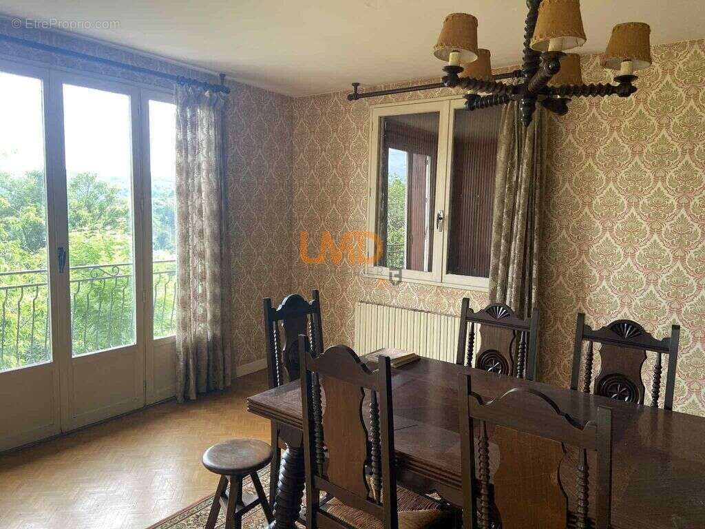 Maison à DECAZEVILLE