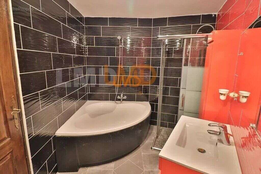 Appartement à MONTMEYAN