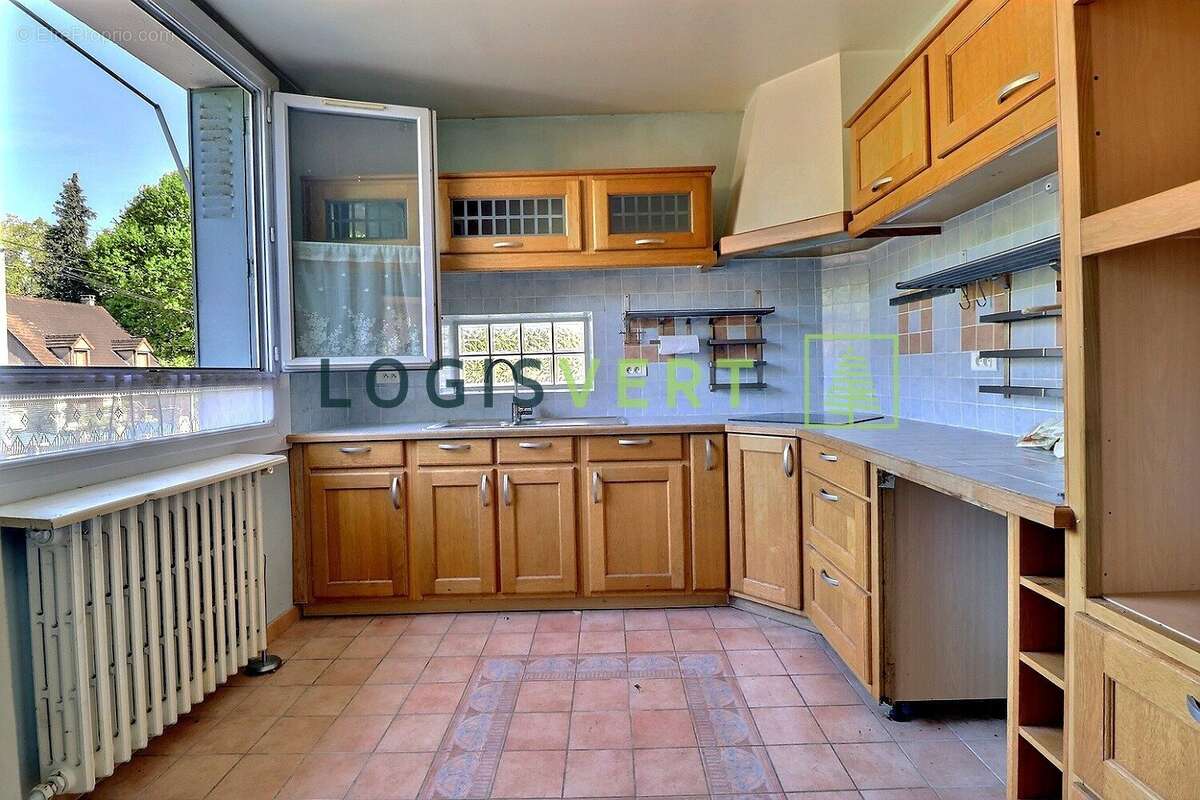 Maison à SAINT-REMY-LES-CHEVREUSE