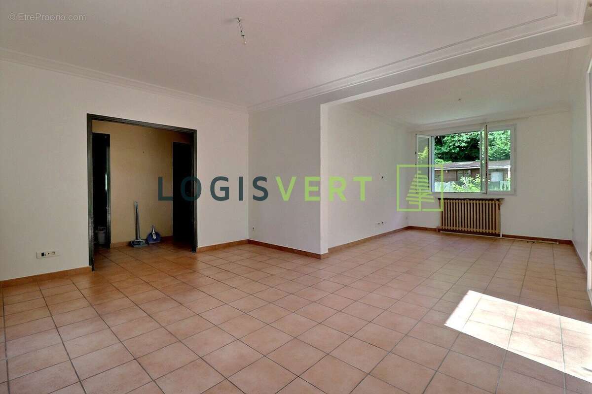 Maison à SAINT-REMY-LES-CHEVREUSE