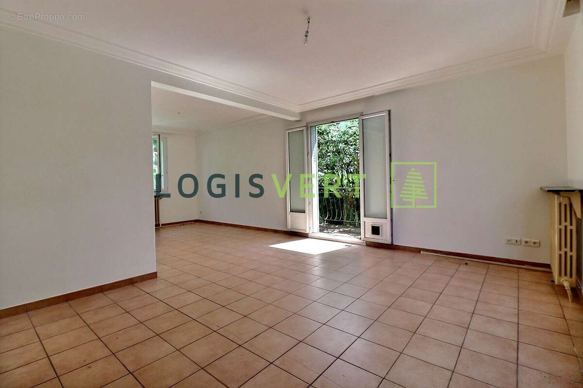 Maison à SAINT-REMY-LES-CHEVREUSE