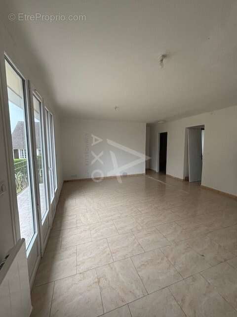 Maison à EQUEMAUVILLE