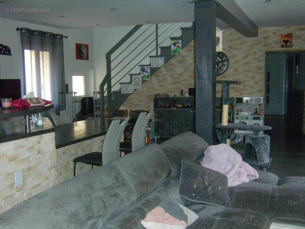 Maison à VARENNES-LE-GRAND