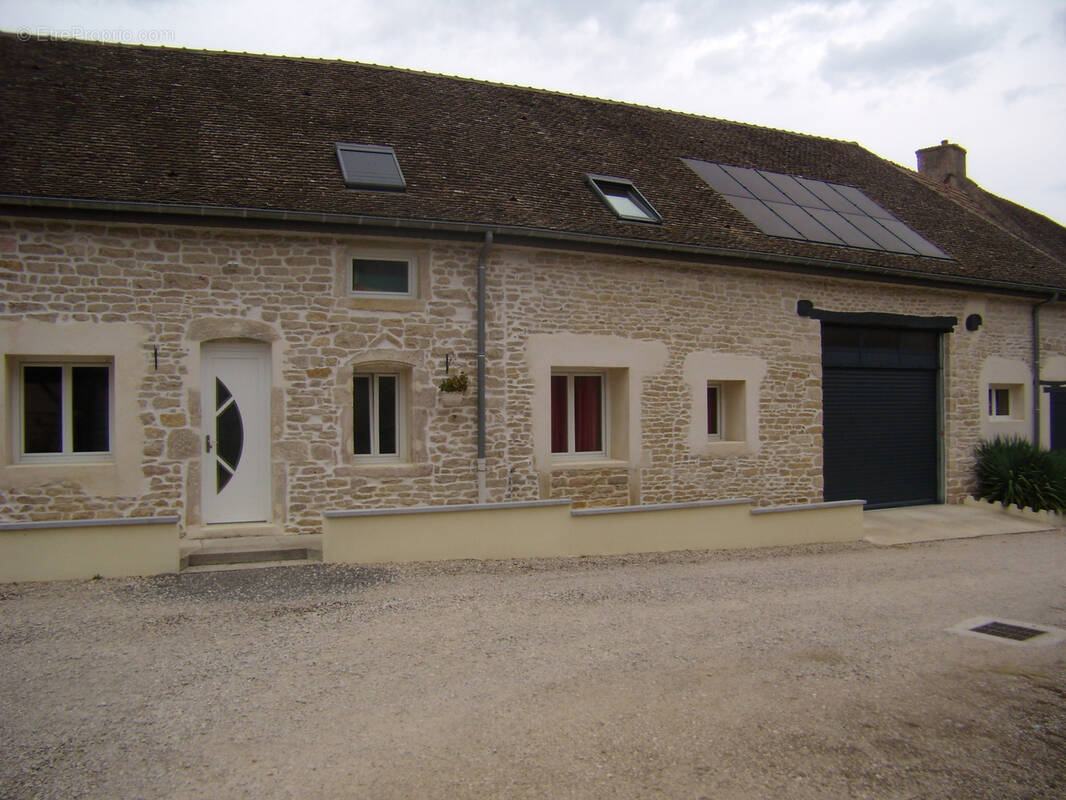 Maison à VARENNES-LE-GRAND