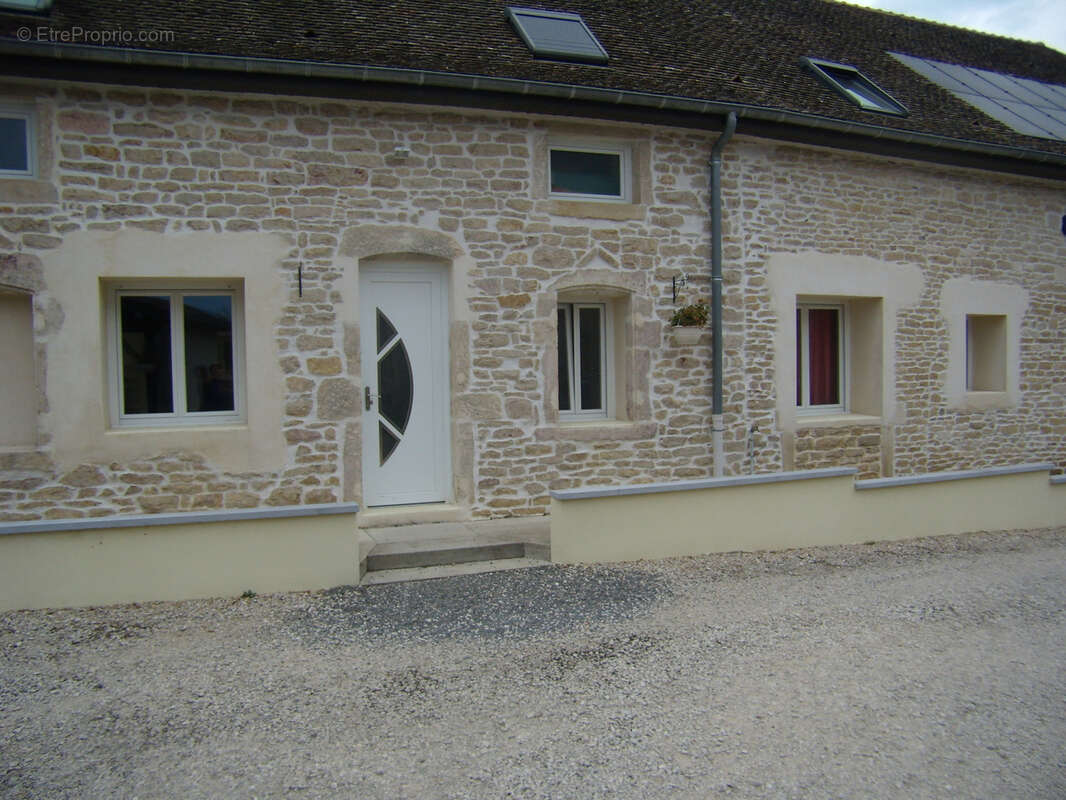 Maison à VARENNES-LE-GRAND