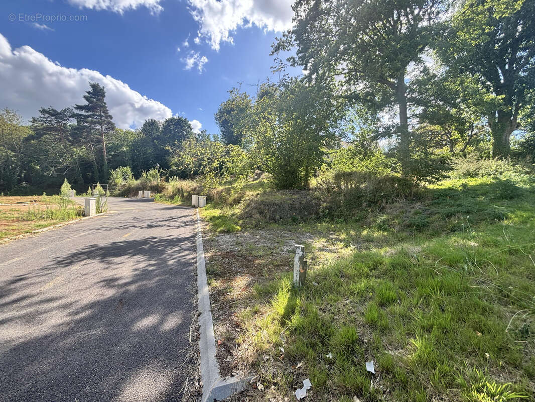 Terrain à MONTFORT-L&#039;AMAURY
