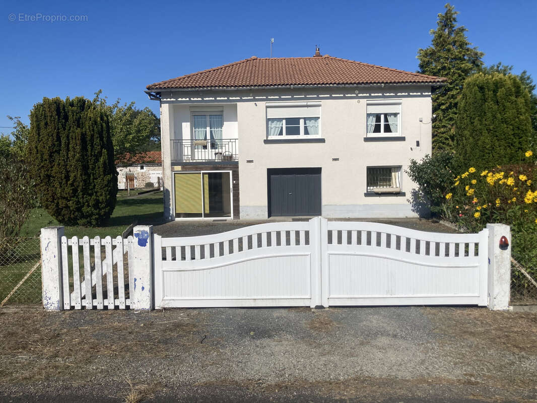 Maison à ASNIERES-SUR-BLOUR
