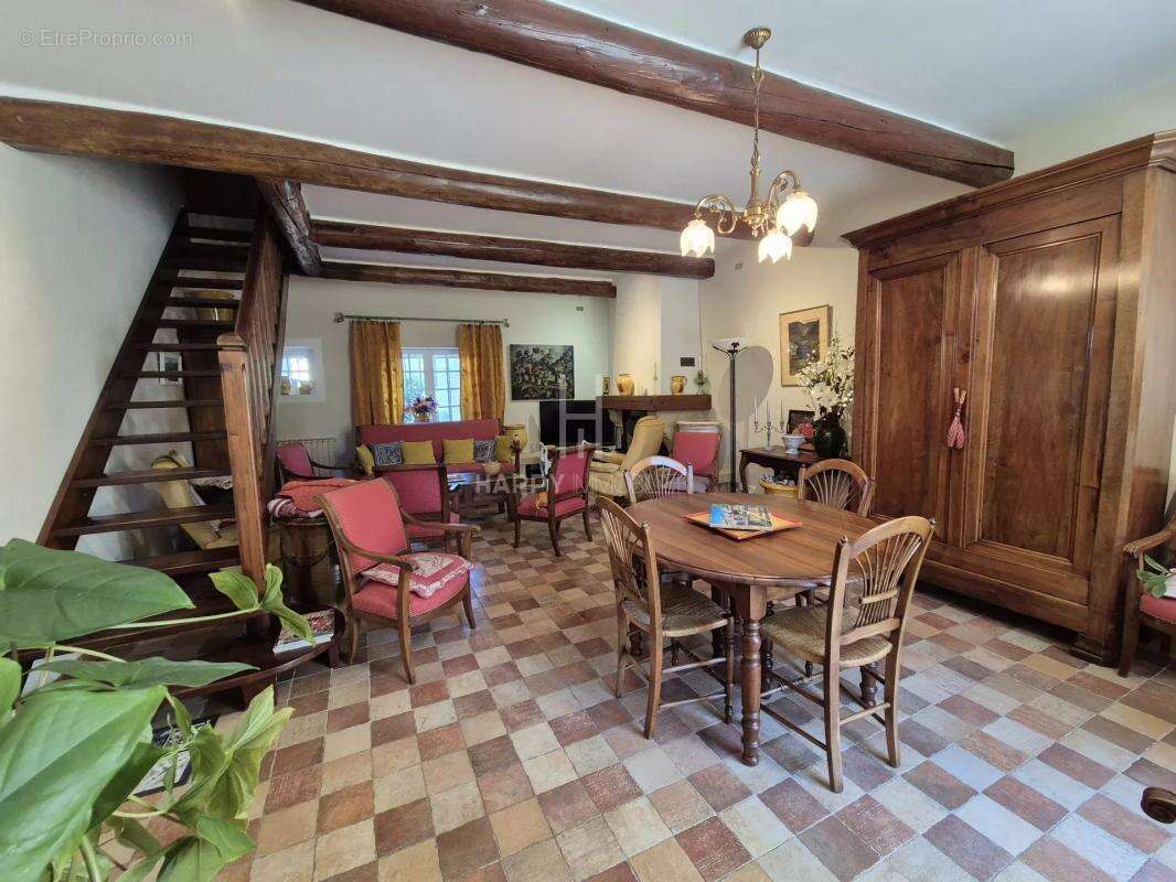 Maison à SAINT-ETIENNE-DU-GRES