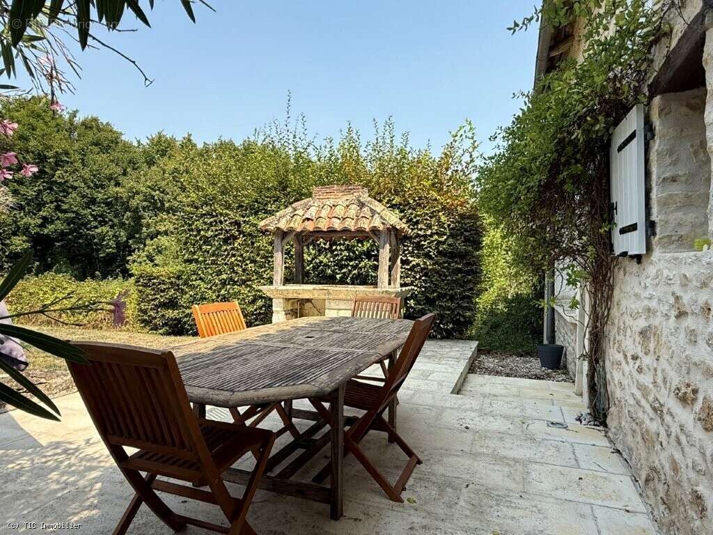 Maison à VILLEFAGNAN