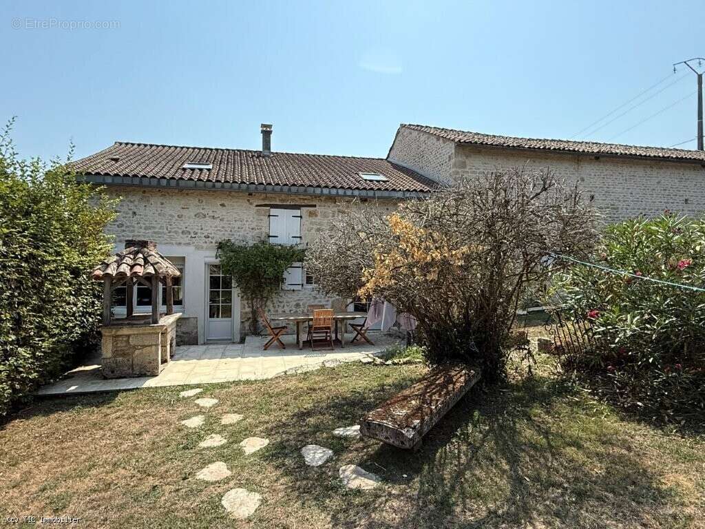 Maison à VILLEFAGNAN