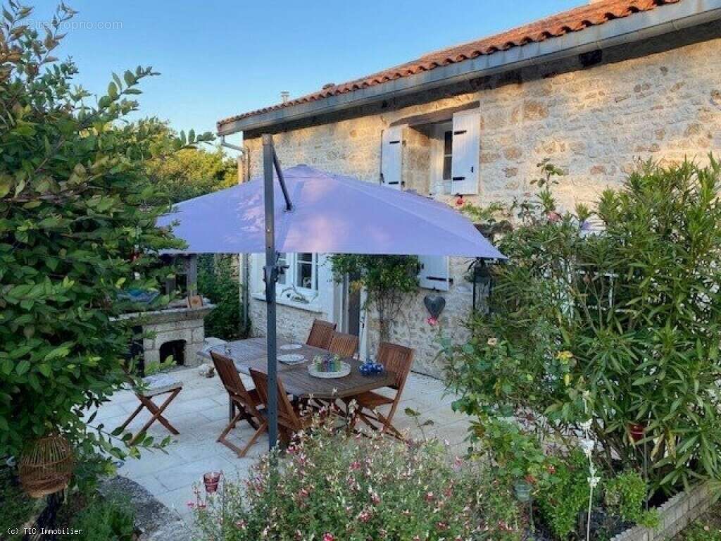 Maison à VILLEFAGNAN