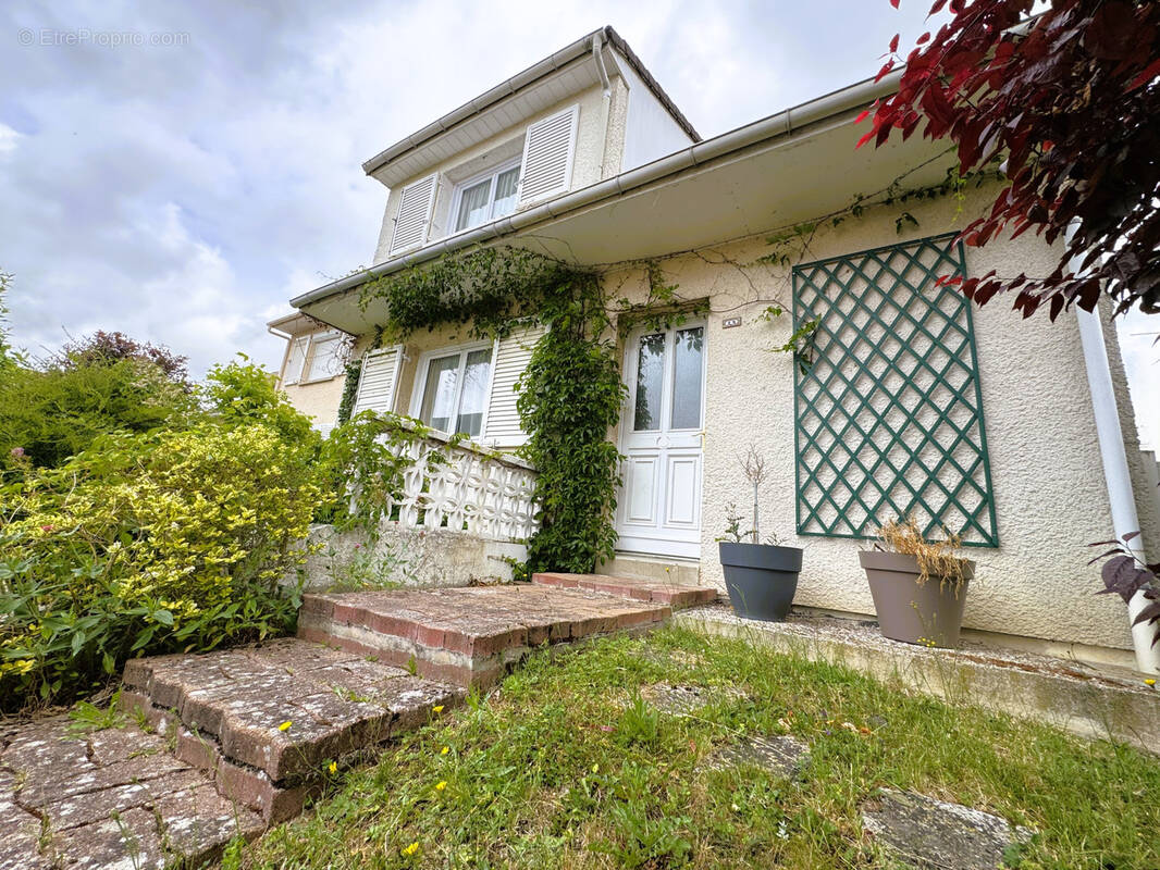 Maison à MAINVILLIERS