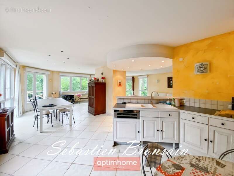 Maison à LONS-LE-SAUNIER