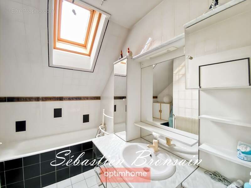 Maison à LONS-LE-SAUNIER