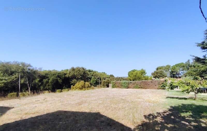 Terrain à LA BASTIDONNE