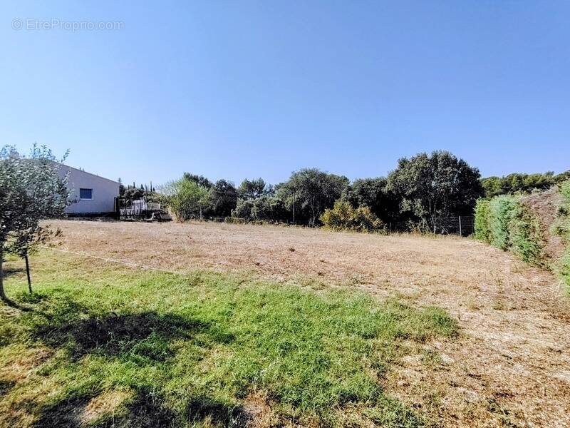 Terrain à LA BASTIDONNE