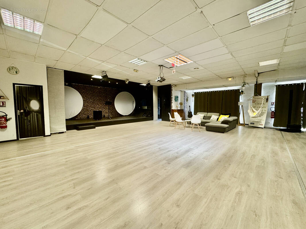 Commerce à LA PENNE-SUR-HUVEAUNE