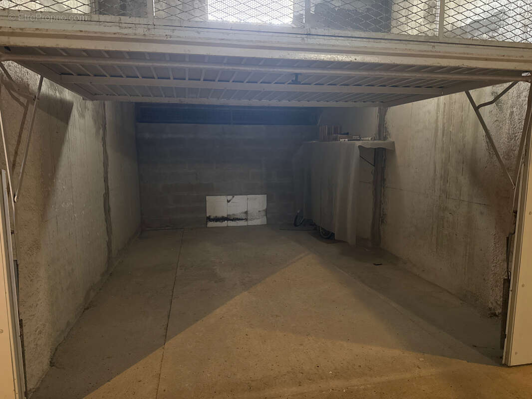 Parking à SAINT-HILAIRE-DE-RIEZ