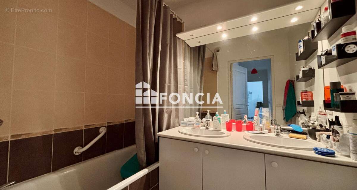 Appartement à LUNEL