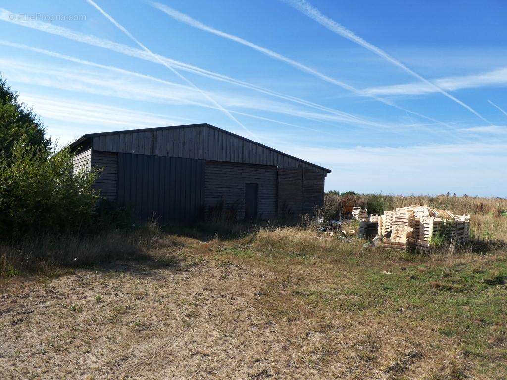 Commerce à SAINT-CARADEC-TREGOMEL