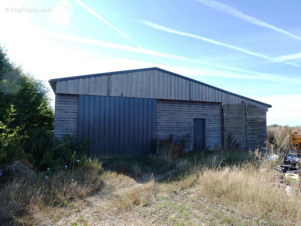 Commerce à SAINT-CARADEC-TREGOMEL