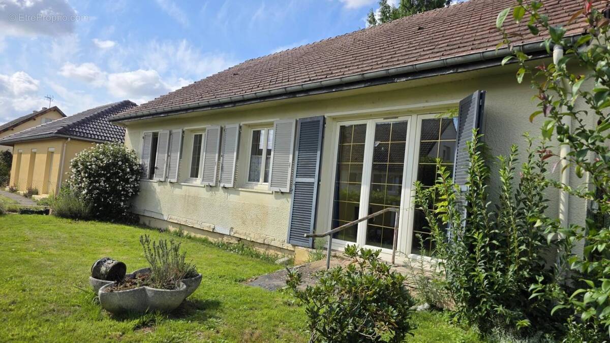 Maison à GRANDVILLIERS