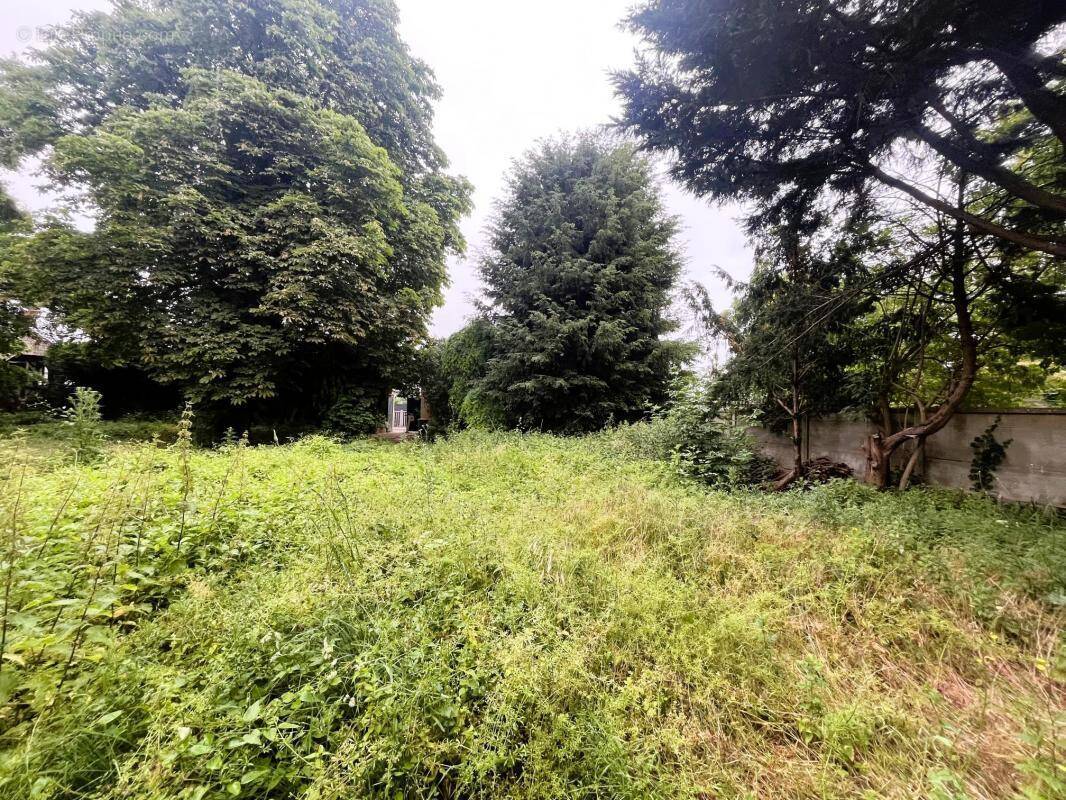 Terrain à SAINT-OUEN-L&#039;AUMONE