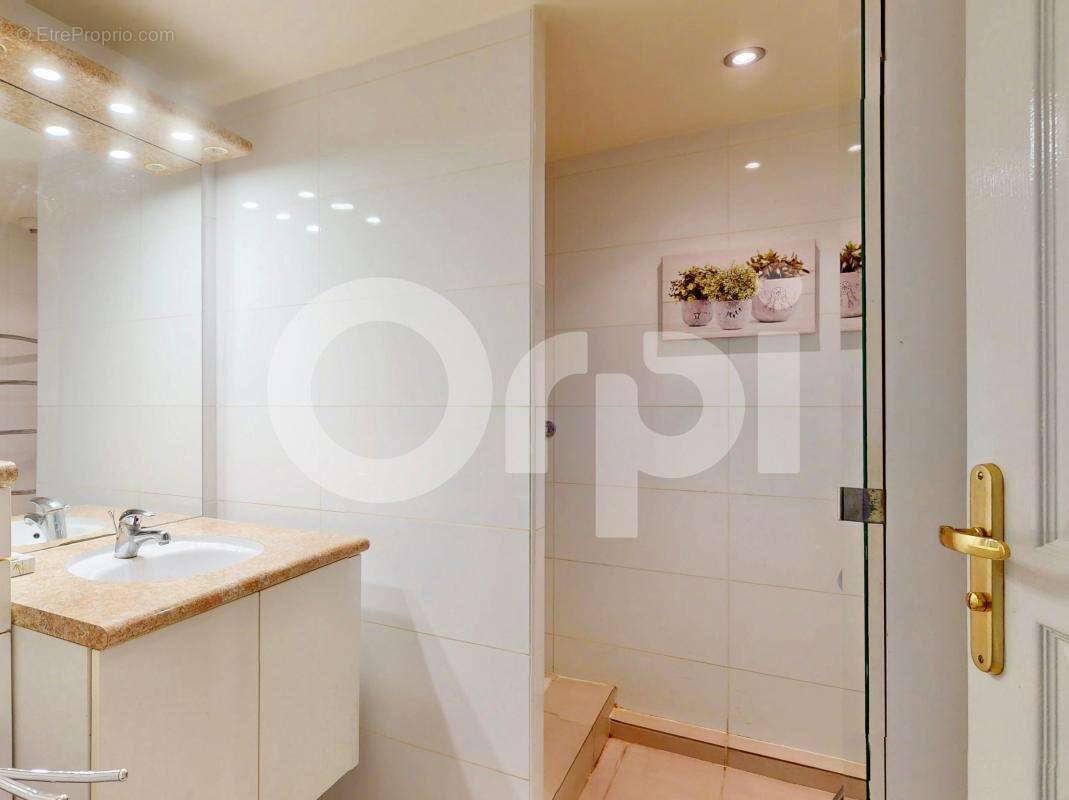 Appartement à CRAPONNE