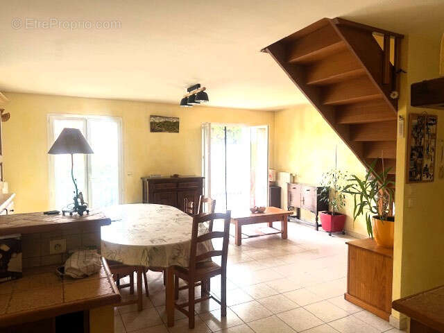 Appartement à ALLONZIER-LA-CAILLE