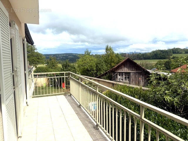 Appartement à ALLONZIER-LA-CAILLE