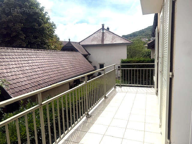 Appartement à ALLONZIER-LA-CAILLE