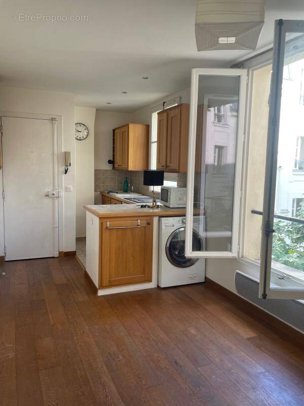 Appartement à PARIS-17E