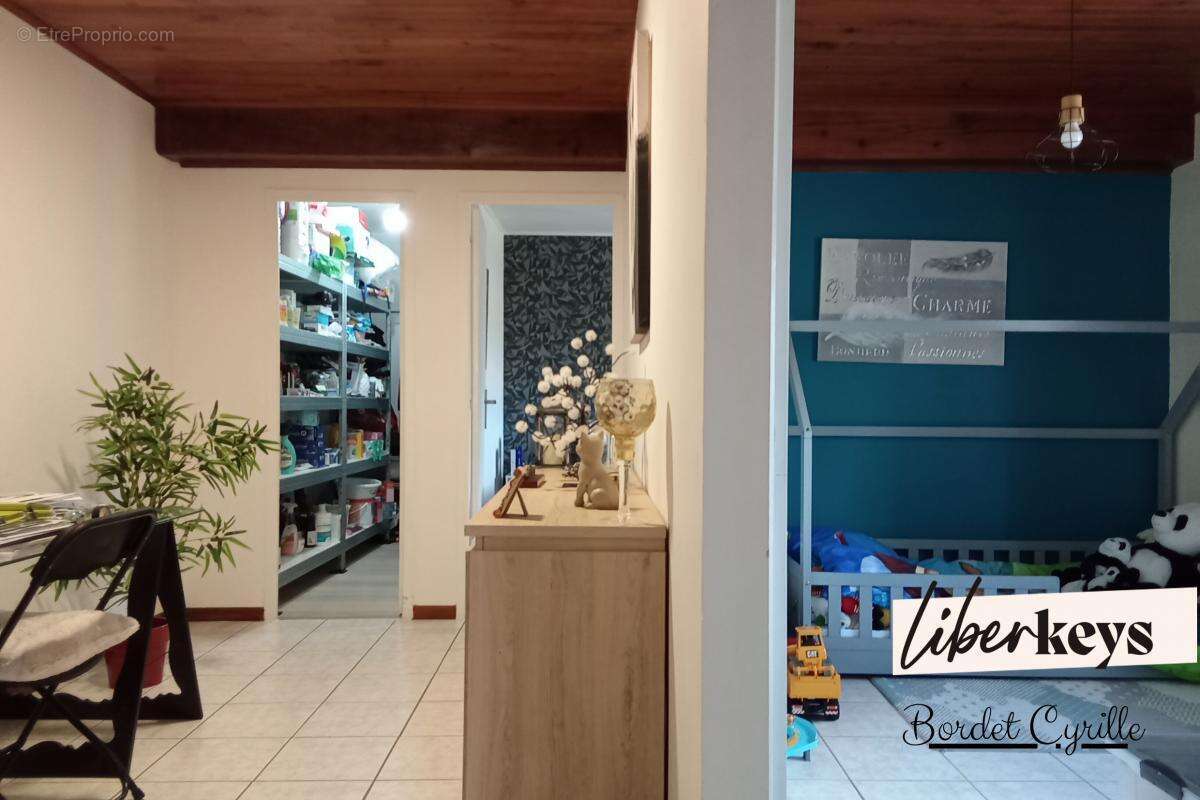 Maison à CHAVANNES-SUR-REYSSOUZE