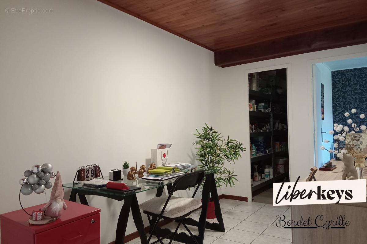 Maison à CHAVANNES-SUR-REYSSOUZE