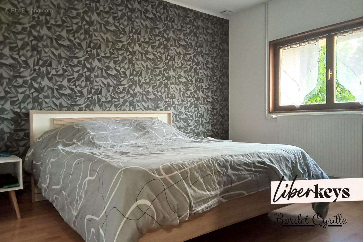 Maison à CHAVANNES-SUR-REYSSOUZE