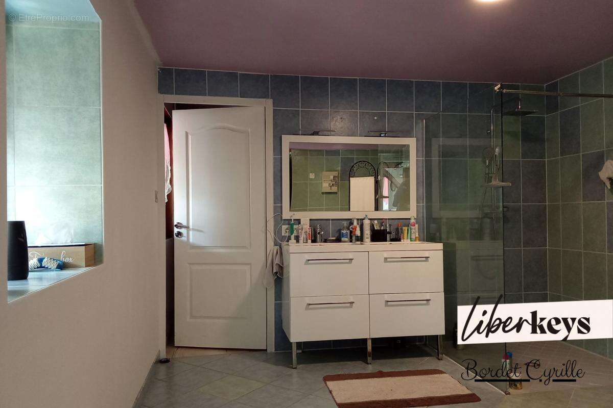 Maison à CHAVANNES-SUR-REYSSOUZE