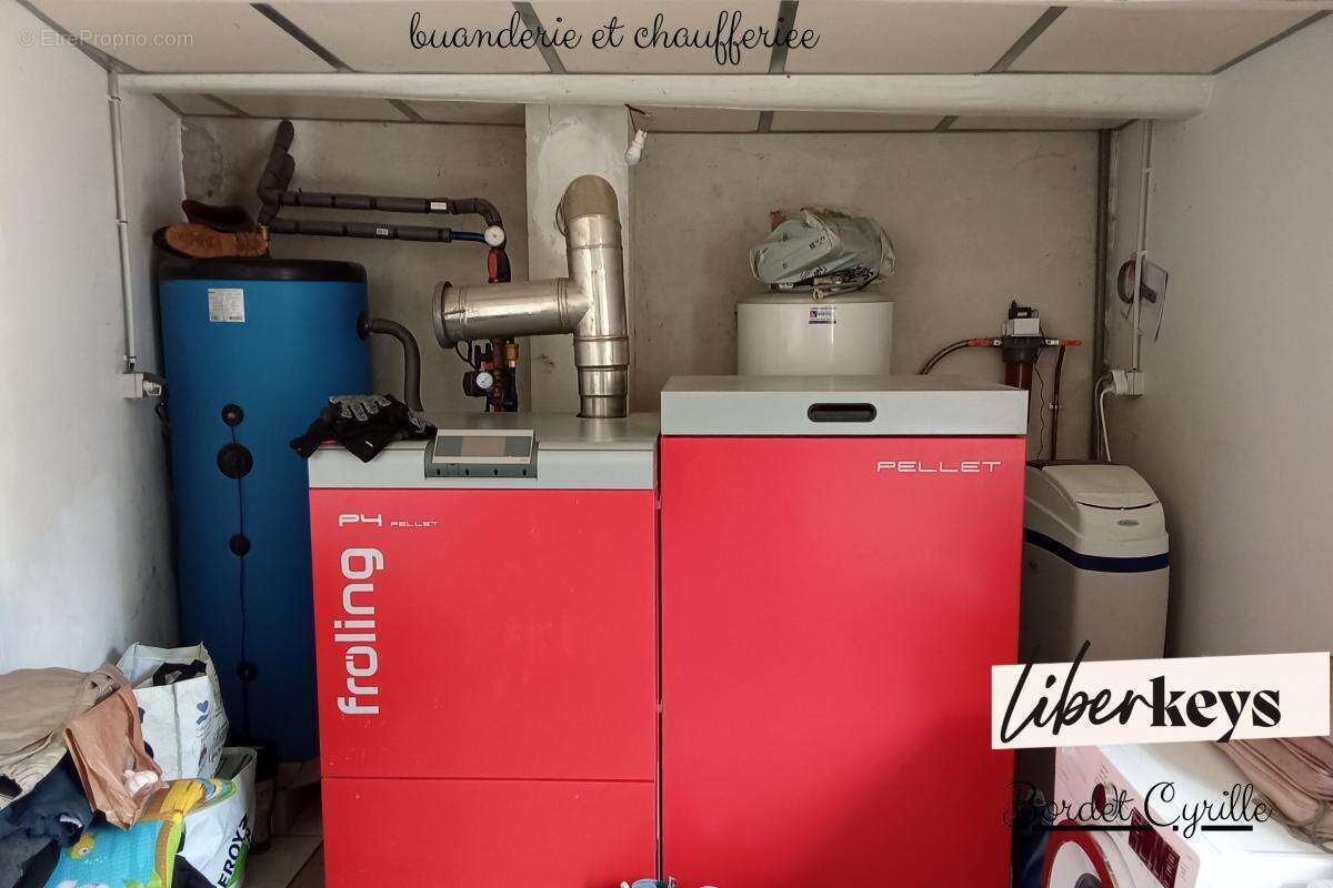 Maison à CHAVANNES-SUR-REYSSOUZE