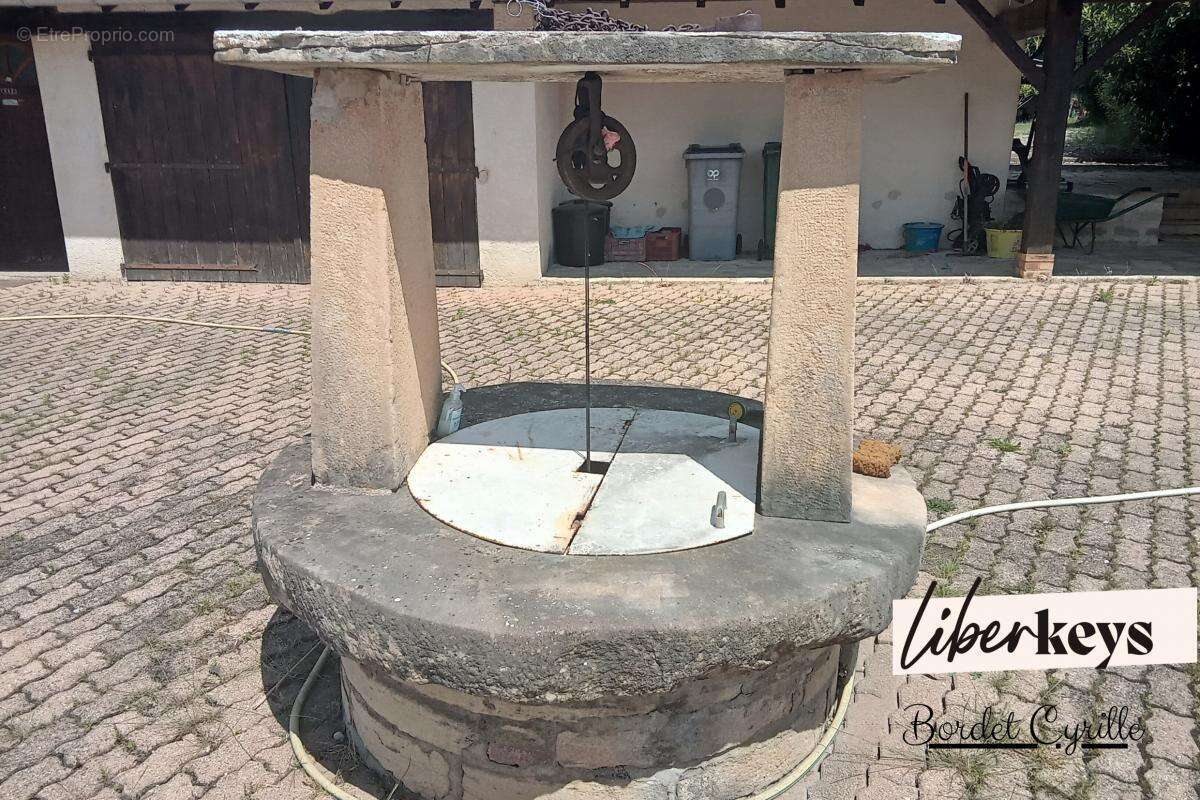 Maison à CHAVANNES-SUR-REYSSOUZE