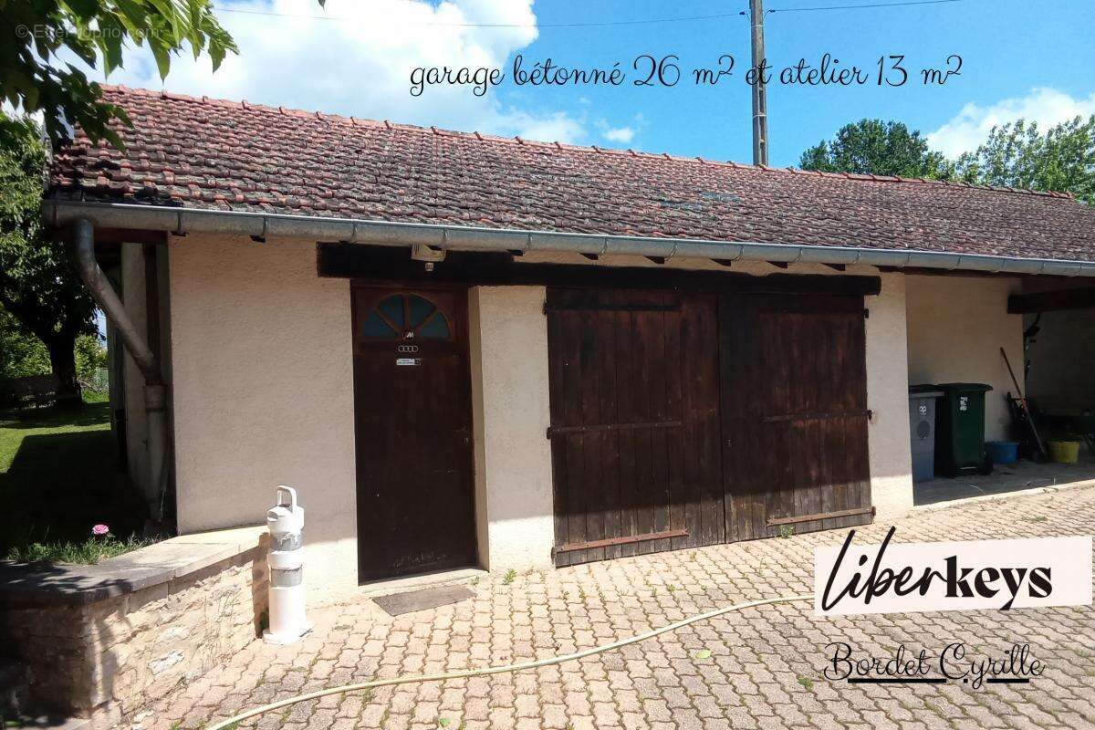 Maison à CHAVANNES-SUR-REYSSOUZE